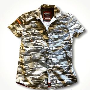 Never worn Superdry short sleeve camouflage shirt